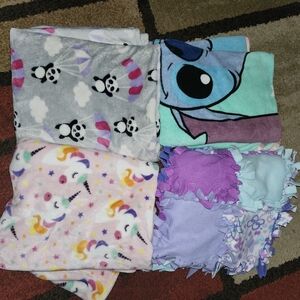 Colorful Fleece Blanket Set
